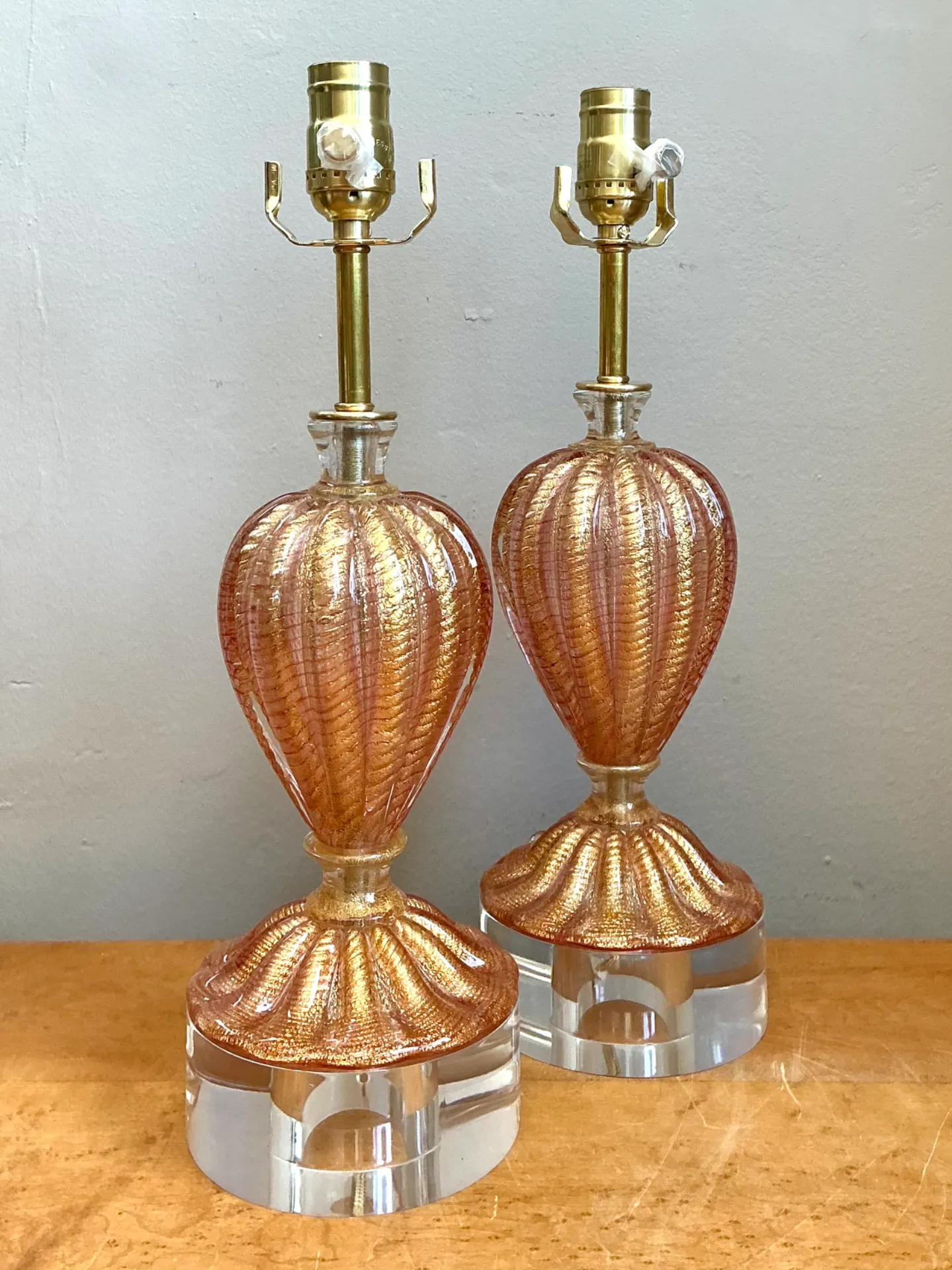 Vintage Murano Glass Lamps with Lucite Bases - Pair — additional photo 6