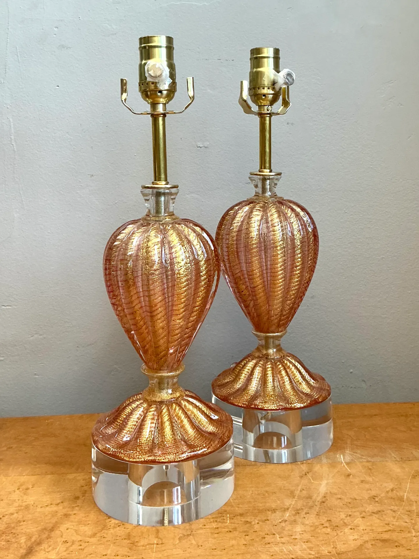 Vintage Murano Glass Lamps with Lucite Bases - Pair — additional photo 3