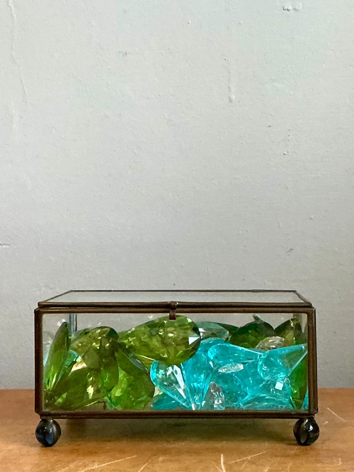 Retro Glass Display Box with Crystal And Resin Prisms — additional photo 7