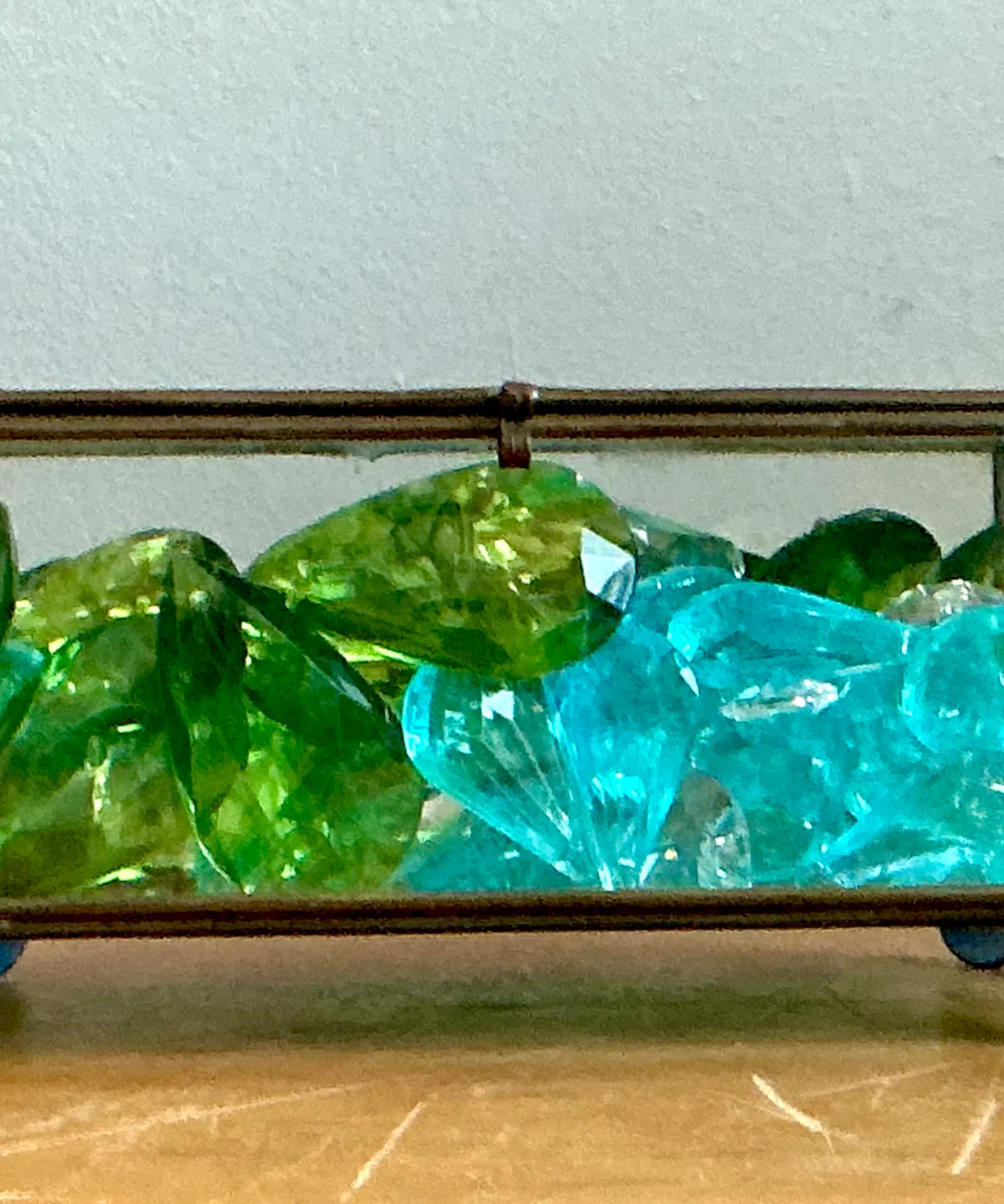 Retro Glass Display Box with Crystal And Resin Prisms — additional photo 4