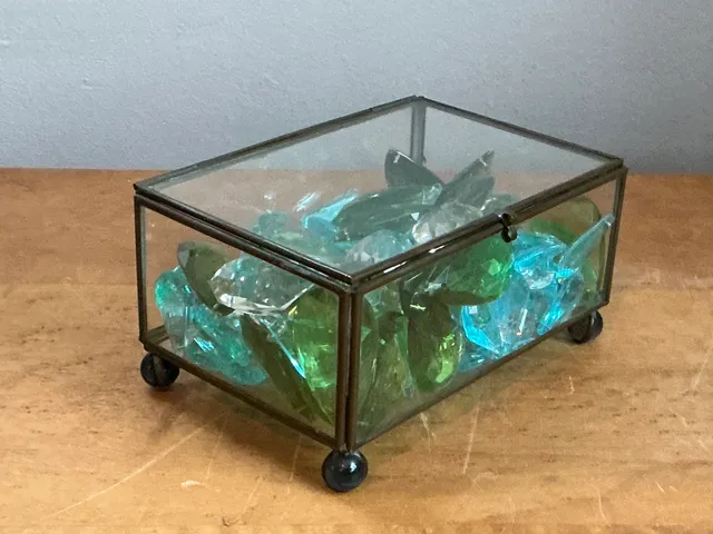 Retro Glass Display Box with Crystal And Resin Prisms — additional photo 8
