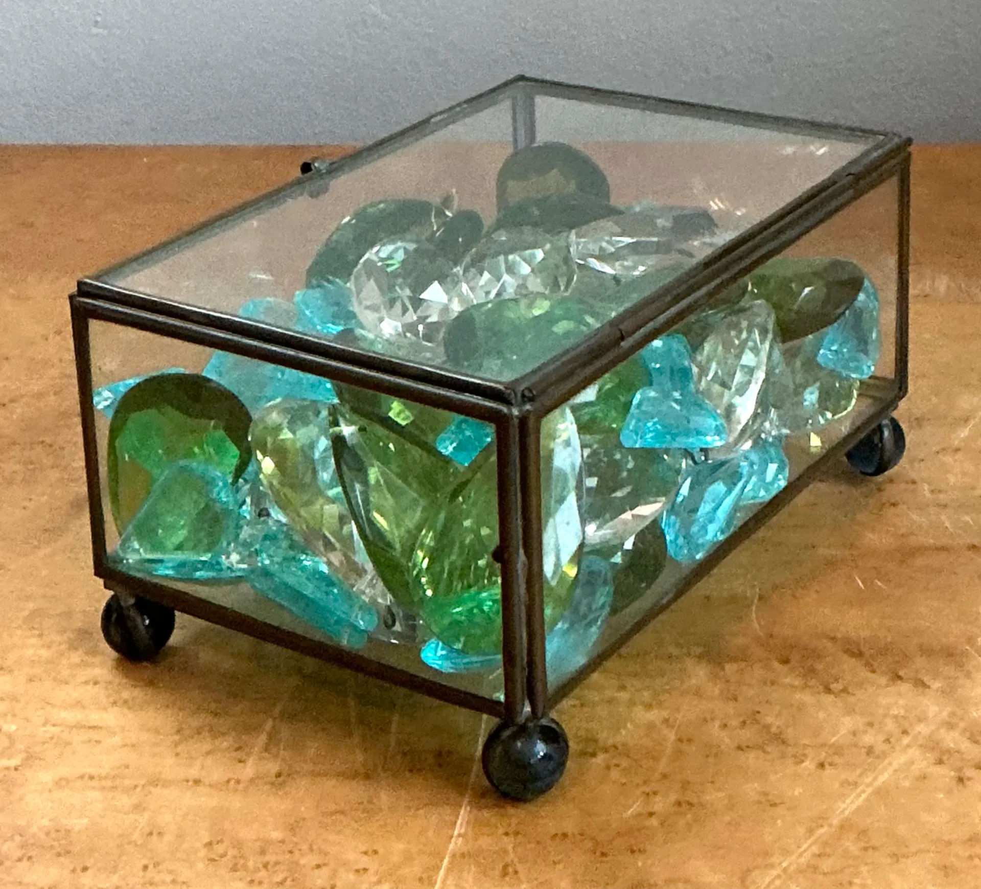 Retro Glass Display Box with Crystal And Resin Prisms — additional photo 1