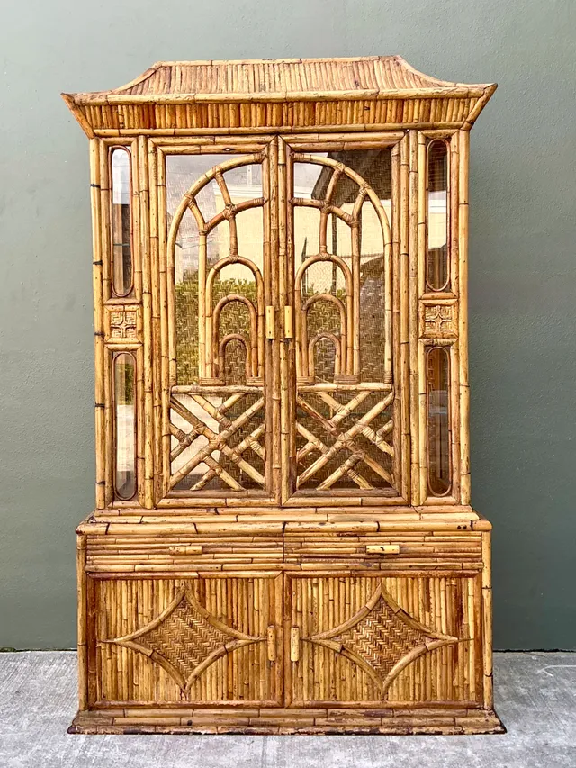 Vintage Chinoiserie Pagoda Rattan China Cabinet — additional photo 4