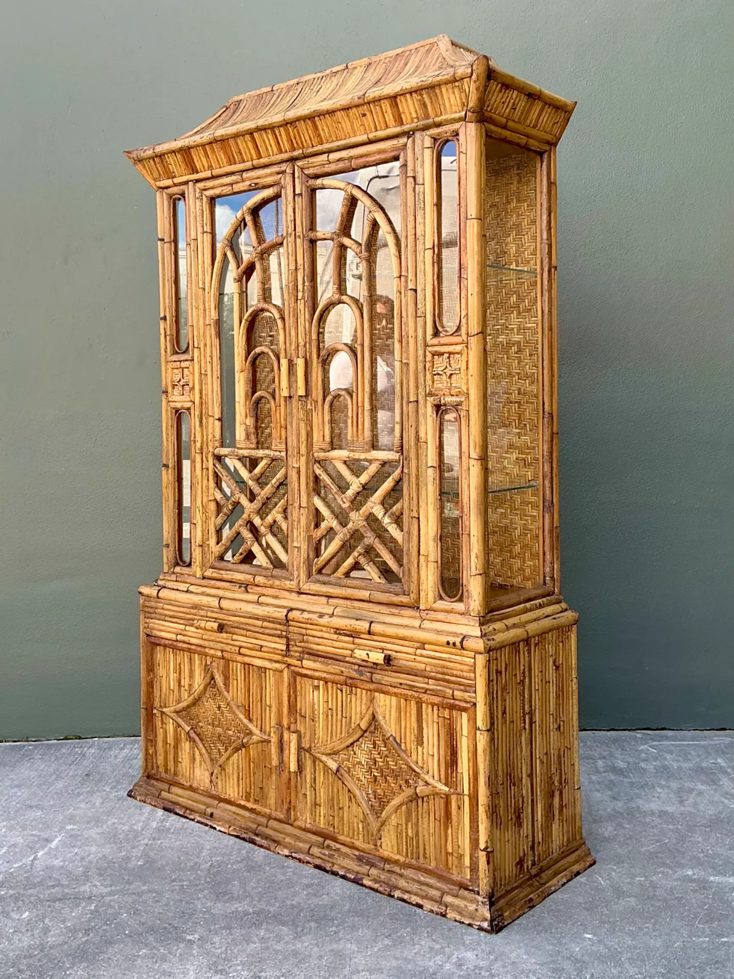 Vintage Chinoiserie Pagoda Rattan China Cabinet — additional photo 5