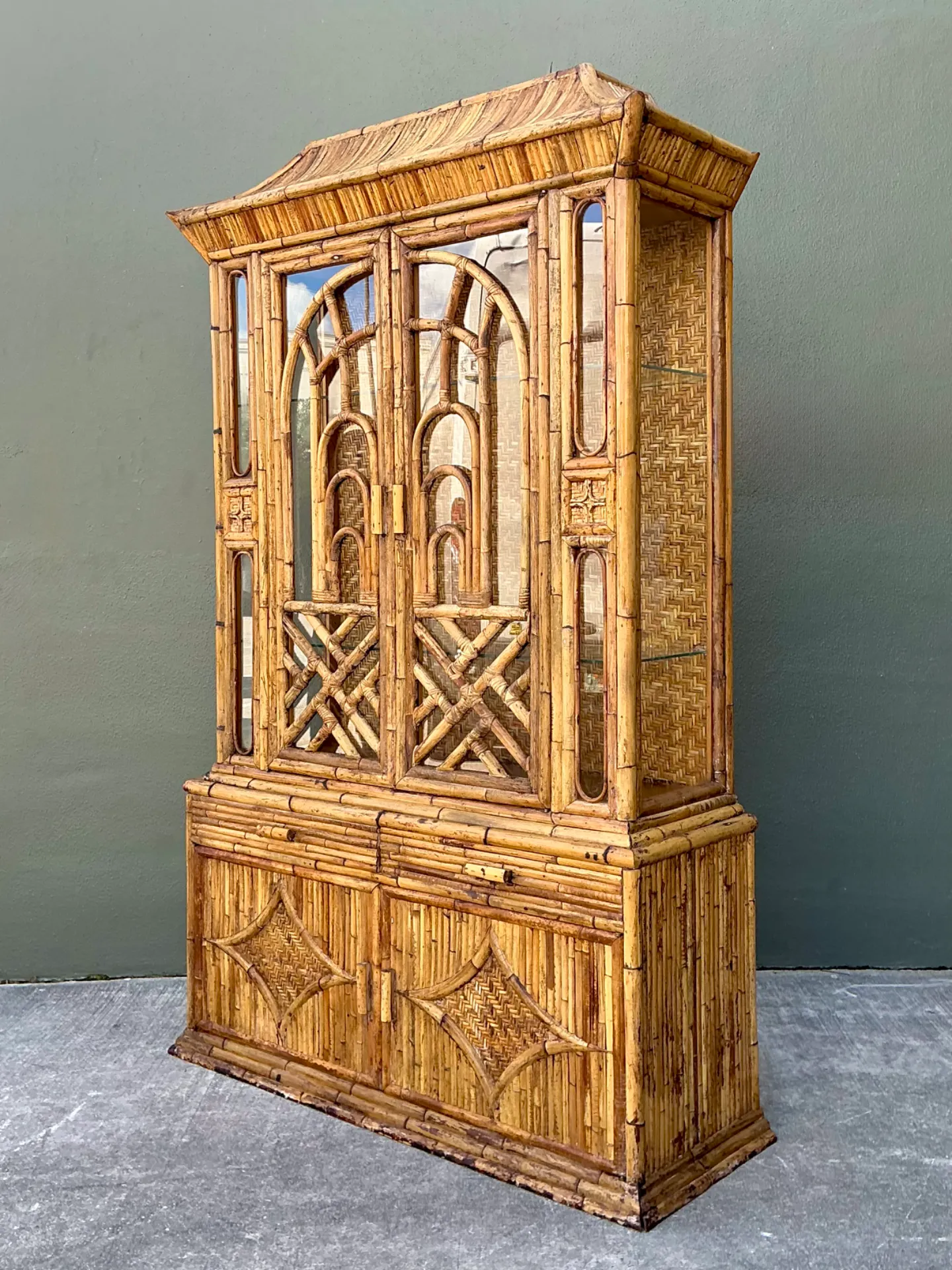 Vintage Chinoiserie Pagoda Rattan China Cabinet — additional photo 3