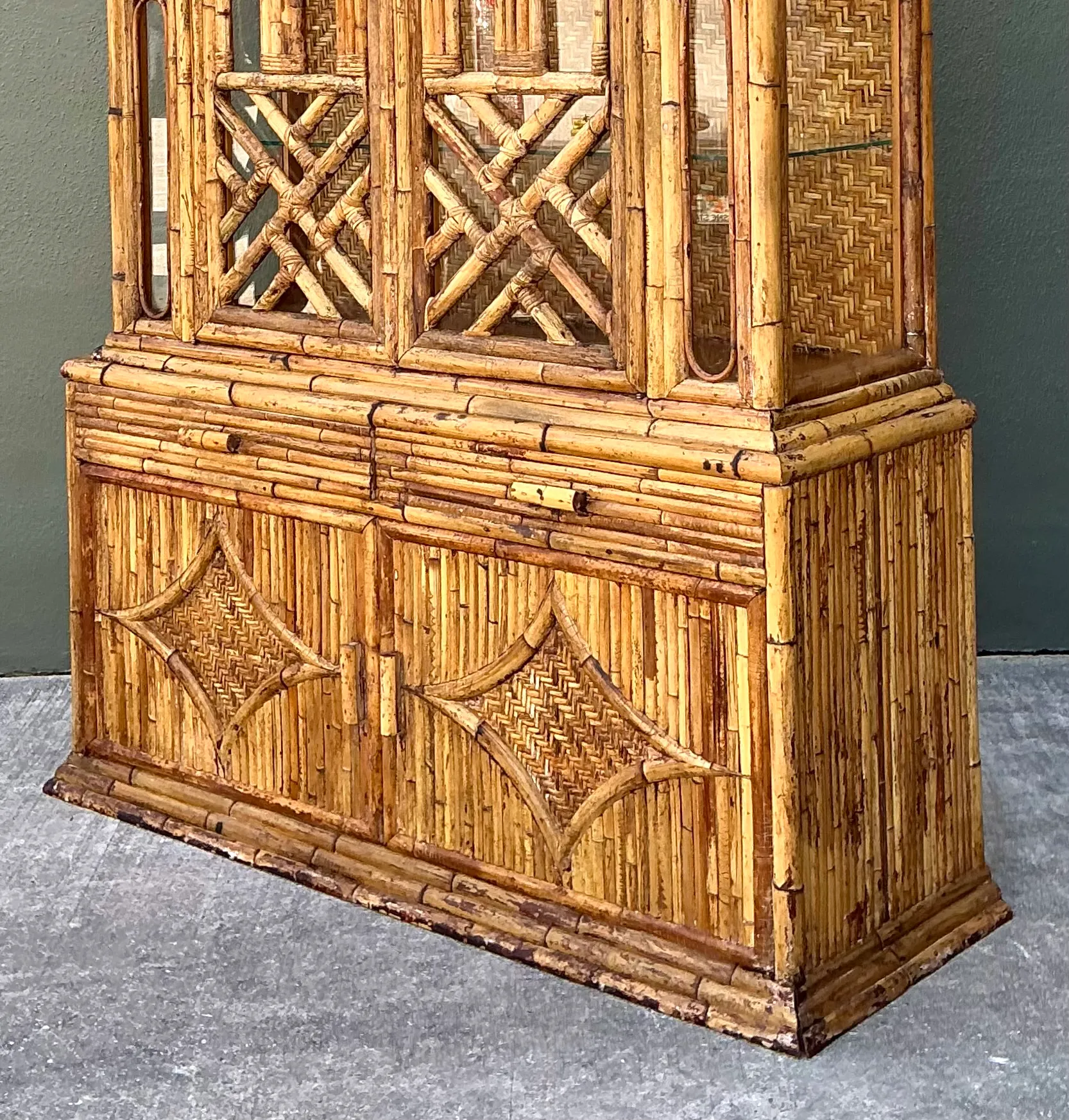 Vintage Chinoiserie Pagoda Rattan China Cabinet — additional photo 1