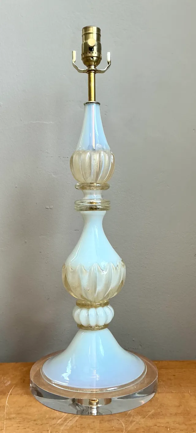 Vintage Murano Opalescent Glass and Lucite Table Lamp — additional photo 6