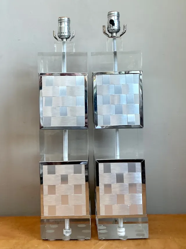 Vintage Geometric Lucite Table Lamps - Set of 2 — additional photo 2