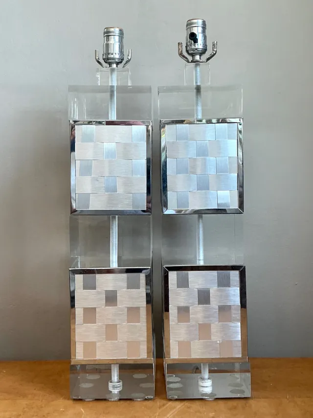 Vintage Geometric Lucite Table Lamps - Set of 2 — additional photo 5