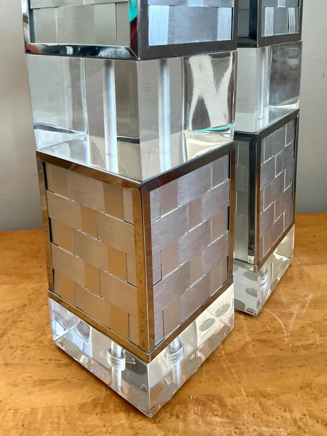 Vintage Geometric Lucite Table Lamps - Set of 2 — additional photo 6