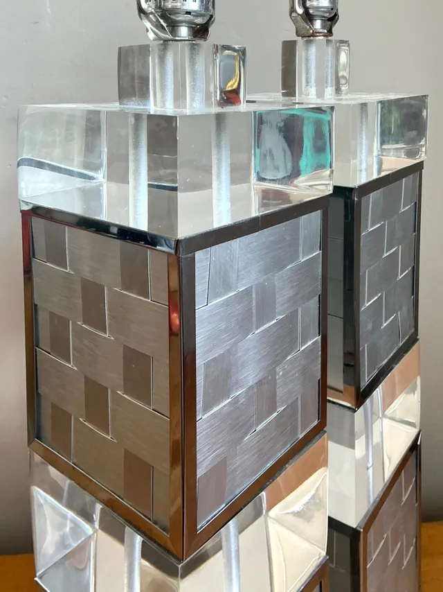 Vintage Geometric Lucite Table Lamps - Set of 2 — additional photo 7