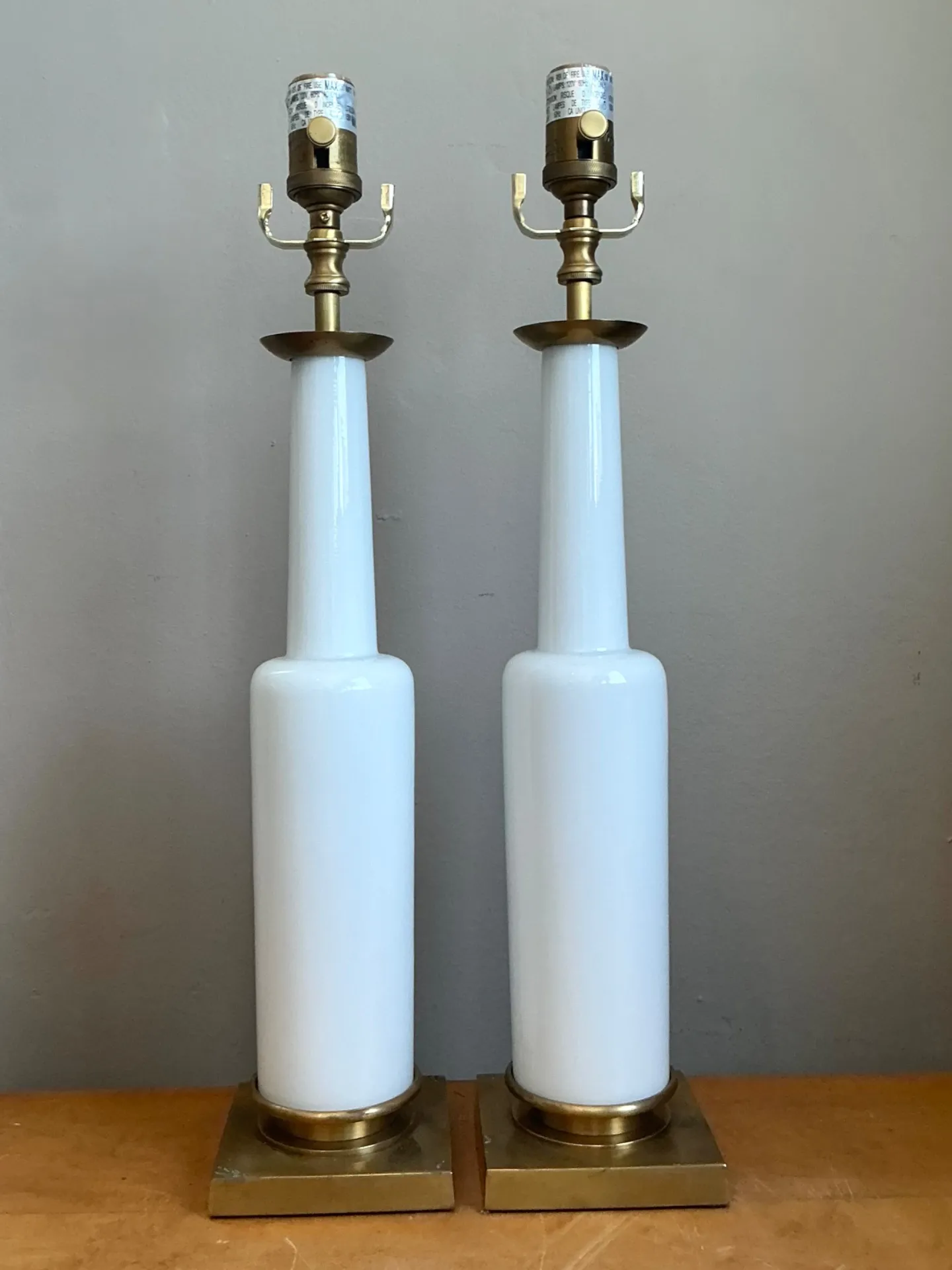 Vintage Mid-Century Modern Style White Ceramic Table Lamps — additional photo 4