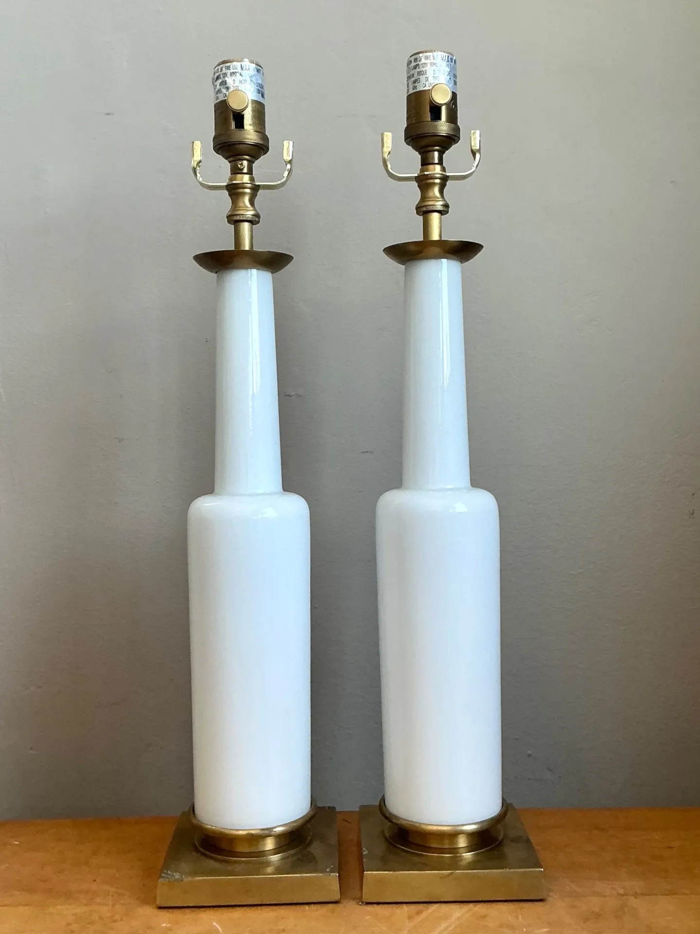 Vintage Mid-Century Modern Style White Ceramic Table Lamps — additional photo 8