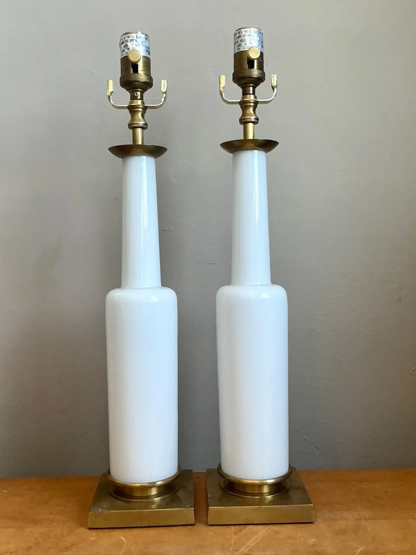 Vintage Mid-Century Modern Style White Ceramic Table Lamps — additional photo 6