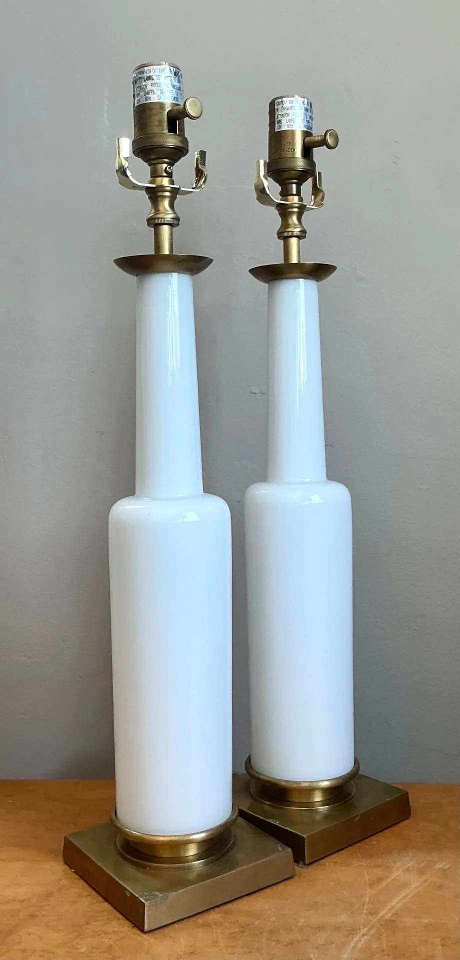 Vintage Mid-Century Modern Style White Ceramic Table Lamps — additional photo 5