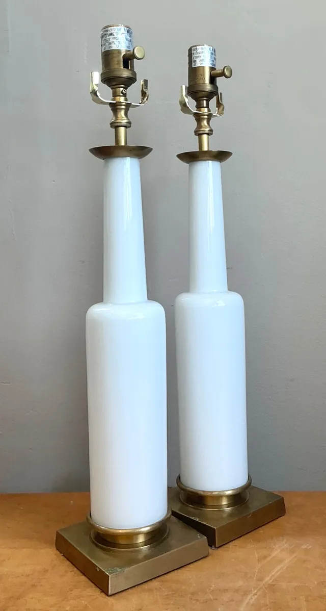 Vintage Mid-Century Modern Style White Ceramic Table Lamps — additional photo 2