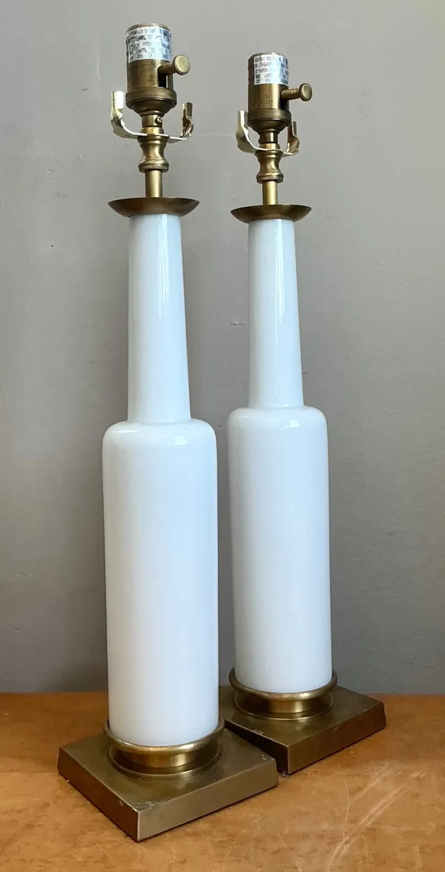 Vintage Mid-Century Modern Style White Ceramic Table Lamps — additional photo 7