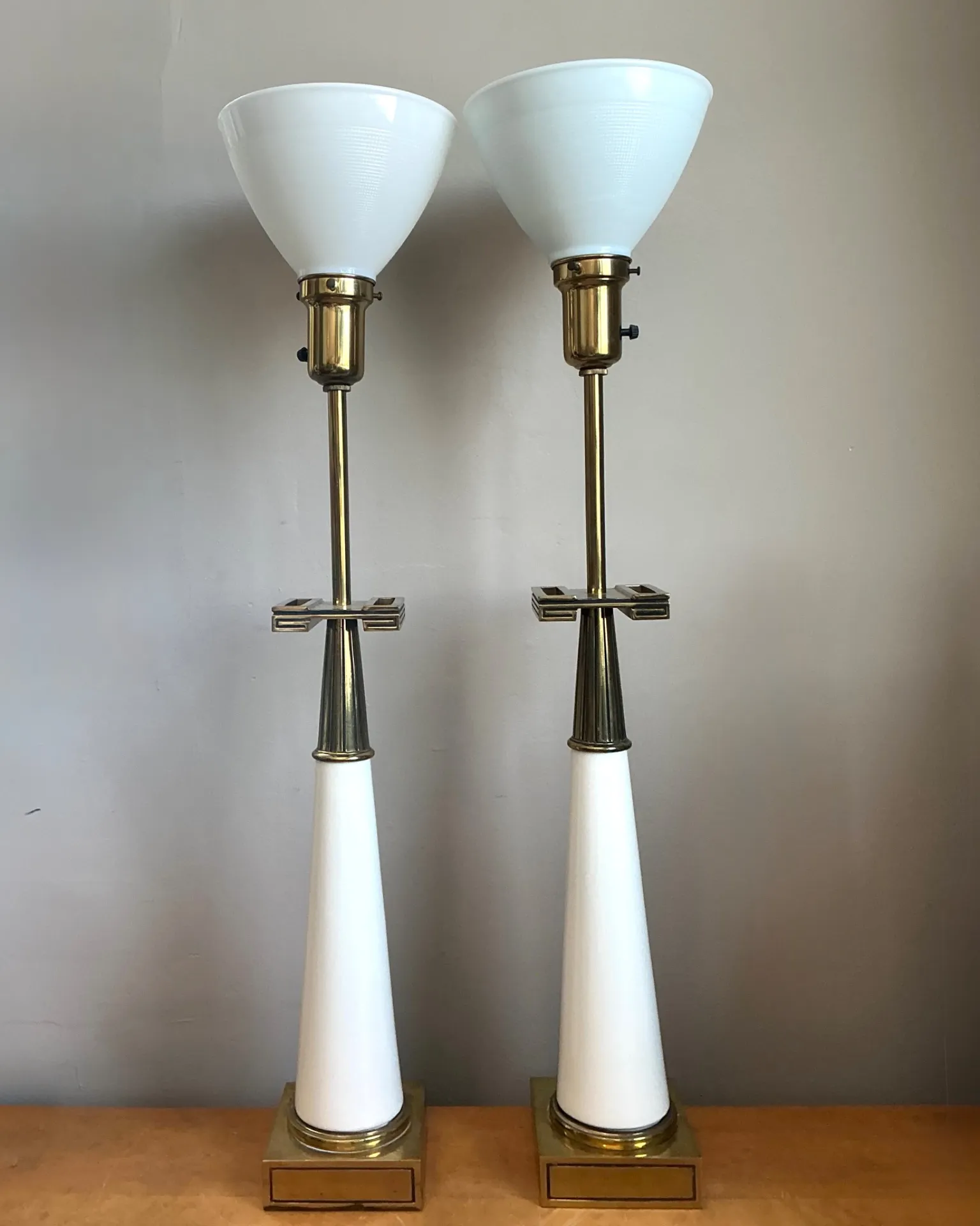 Vintage Tommi Parzinger For Stiffel Greek Key Brass Lamps - A Pair — additional photo 7