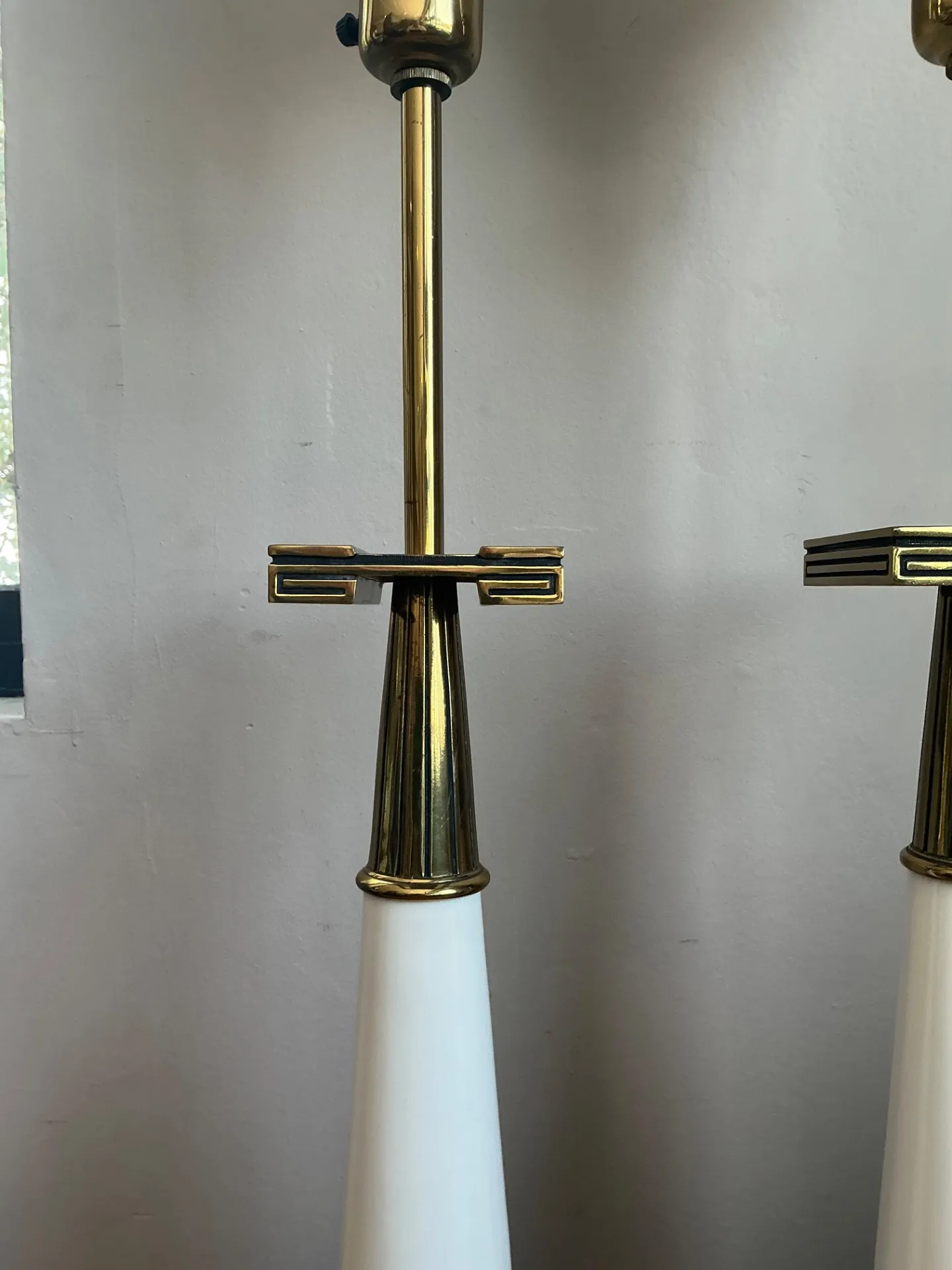 Vintage Tommi Parzinger For Stiffel Greek Key Brass Lamps - A Pair — additional photo 6