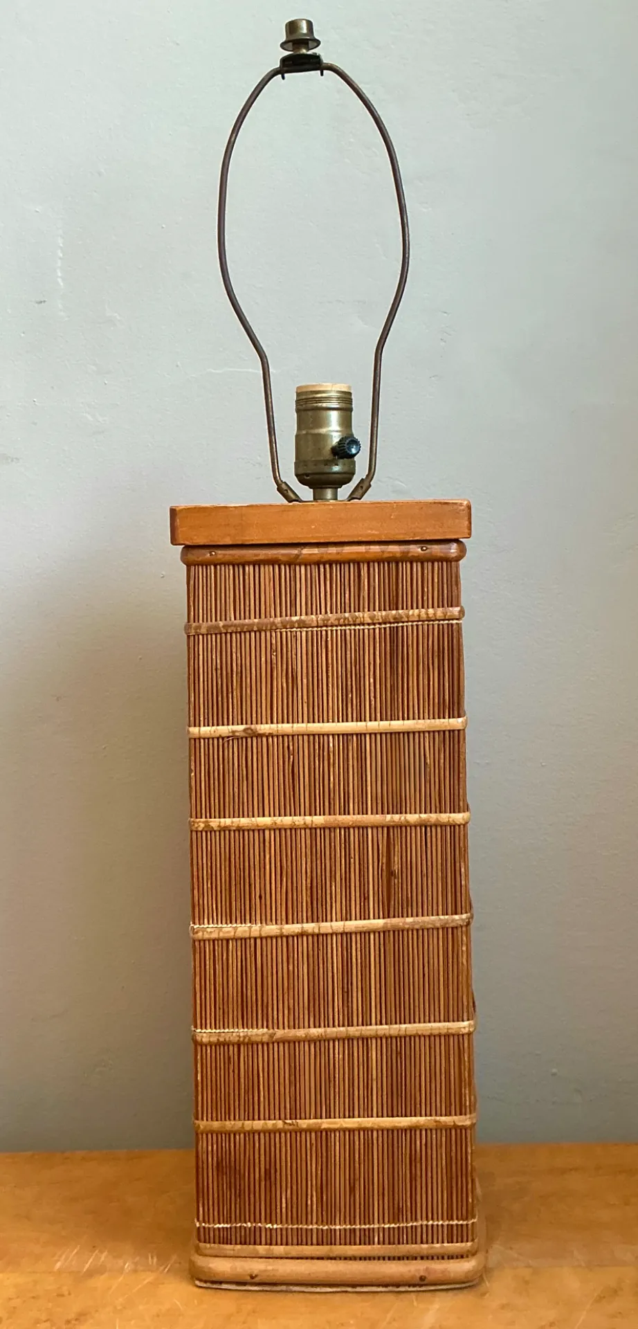 Vintage Rattan Table Lamp — additional photo 3