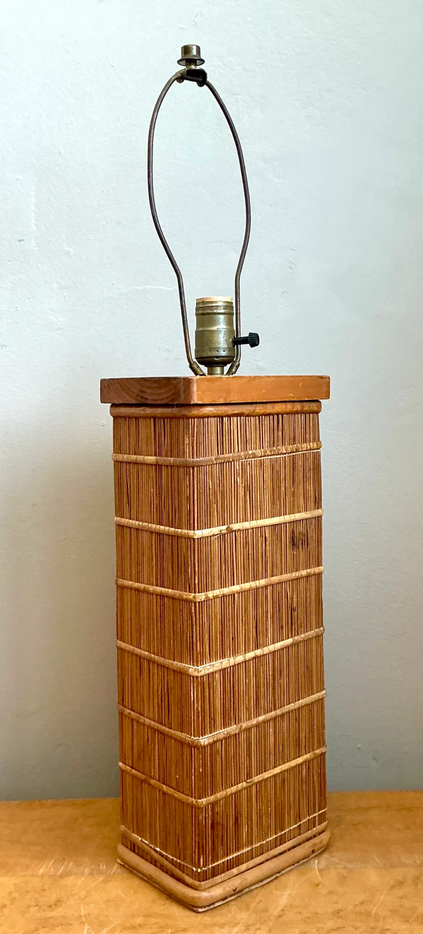 Vintage Rattan Table Lamp — additional photo 8