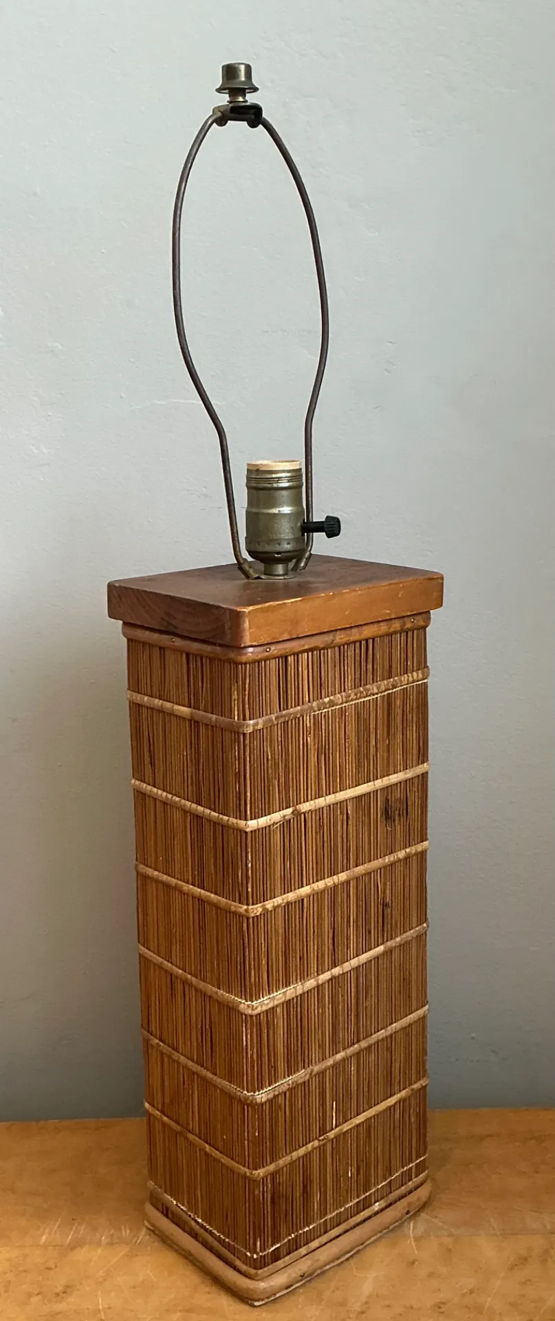 Vintage Rattan Table Lamp — additional photo 2