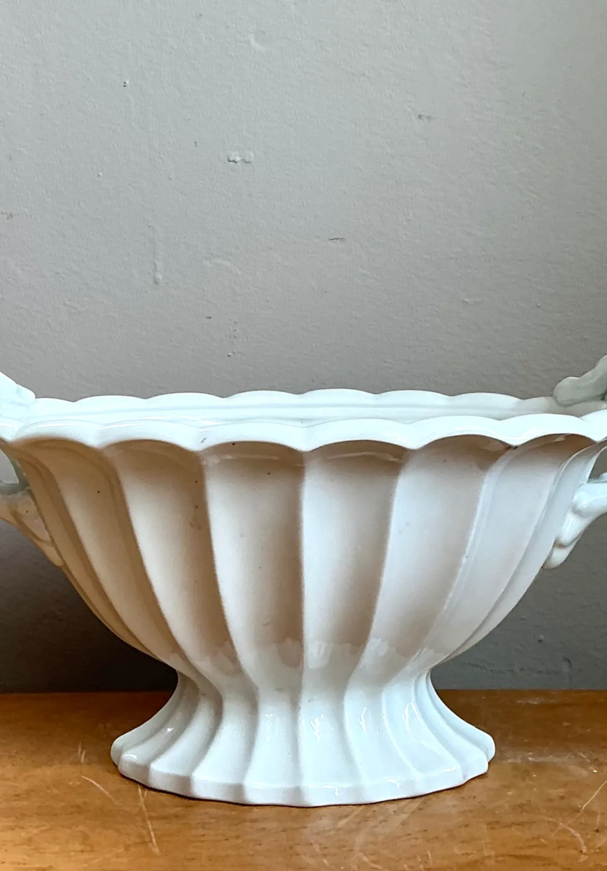 Ironstone Fluted Ceramic Footed Orchid Bowl — additional photo 6
