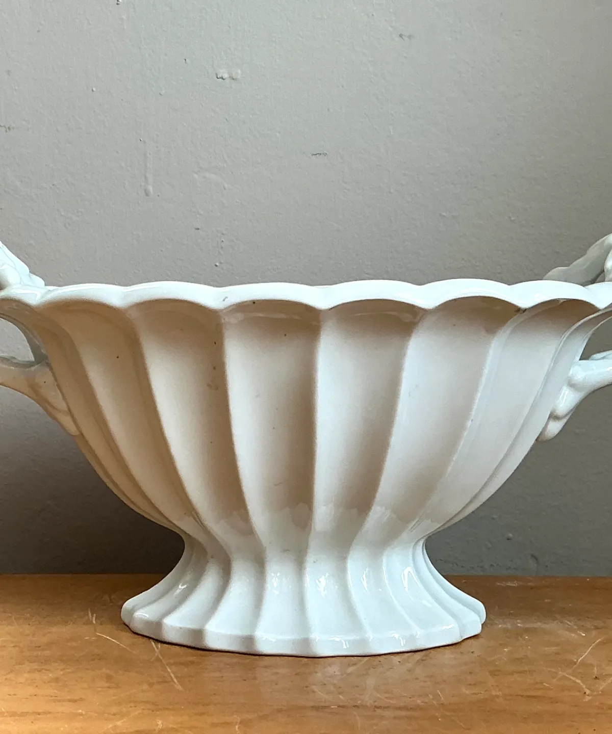 Ironstone Fluted Ceramic Footed Orchid Bowl — additional photo 8