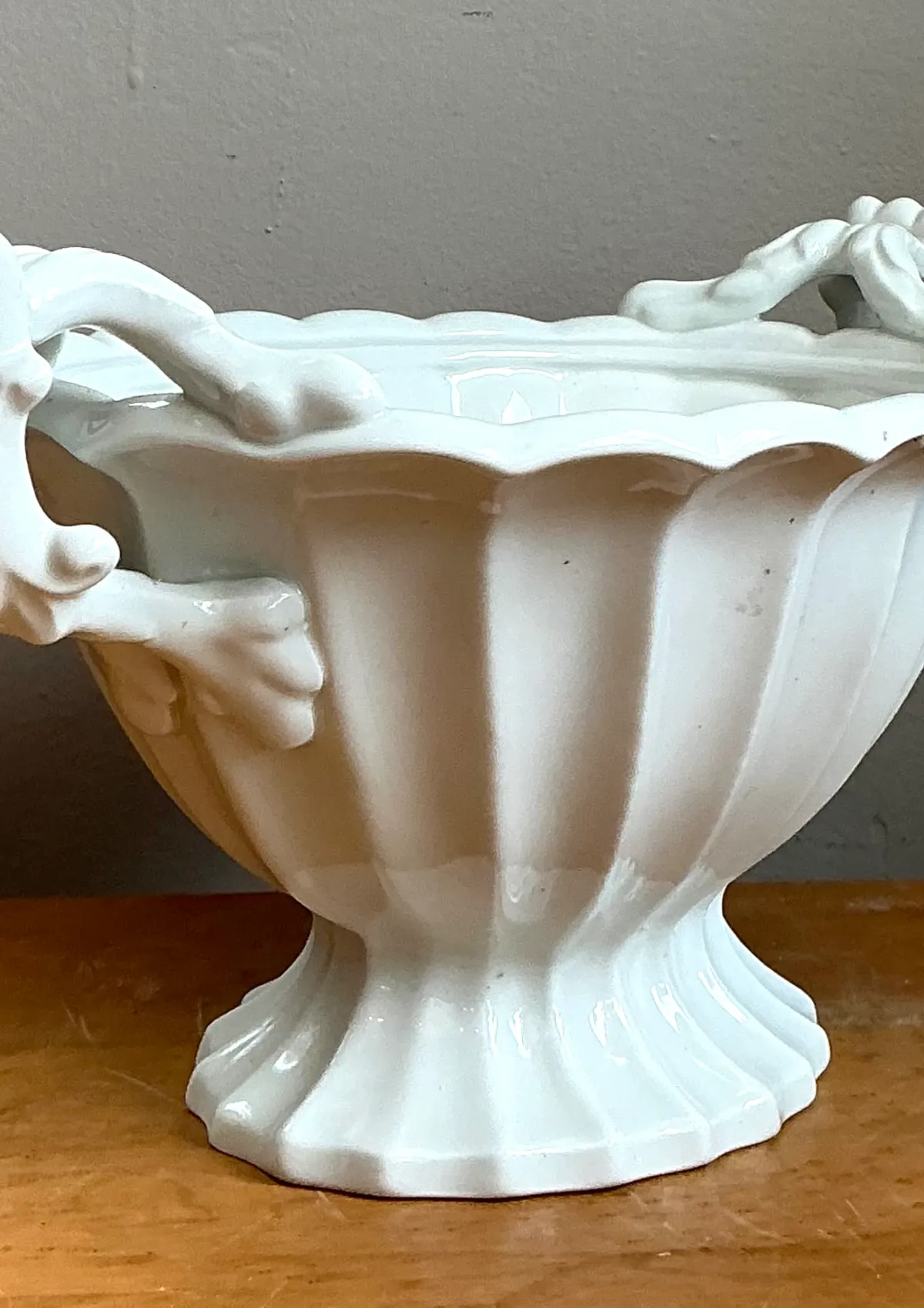 Ironstone Fluted Ceramic Footed Orchid Bowl — additional photo 7
