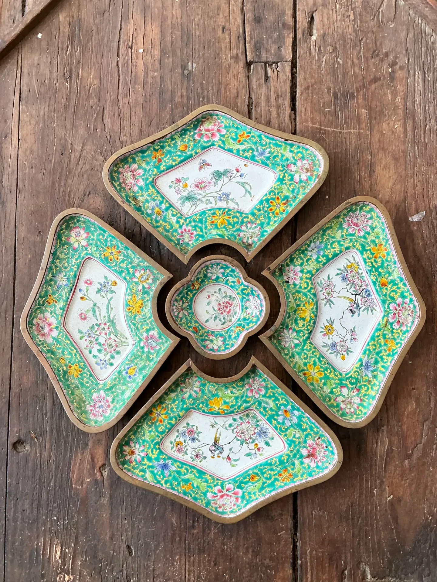 Vintage Chinoiserie Hand Painted Floral Metal Tray Set — additional photo 8