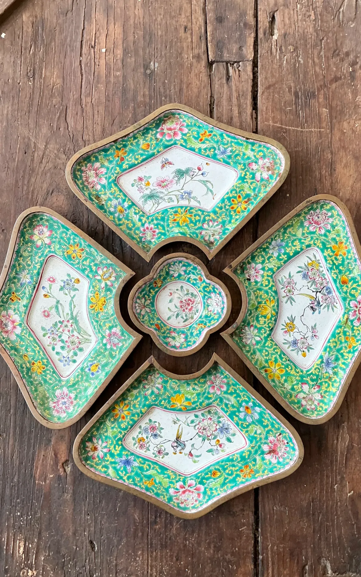 Vintage Chinoiserie Hand Painted Floral Metal Tray Set — additional photo 8