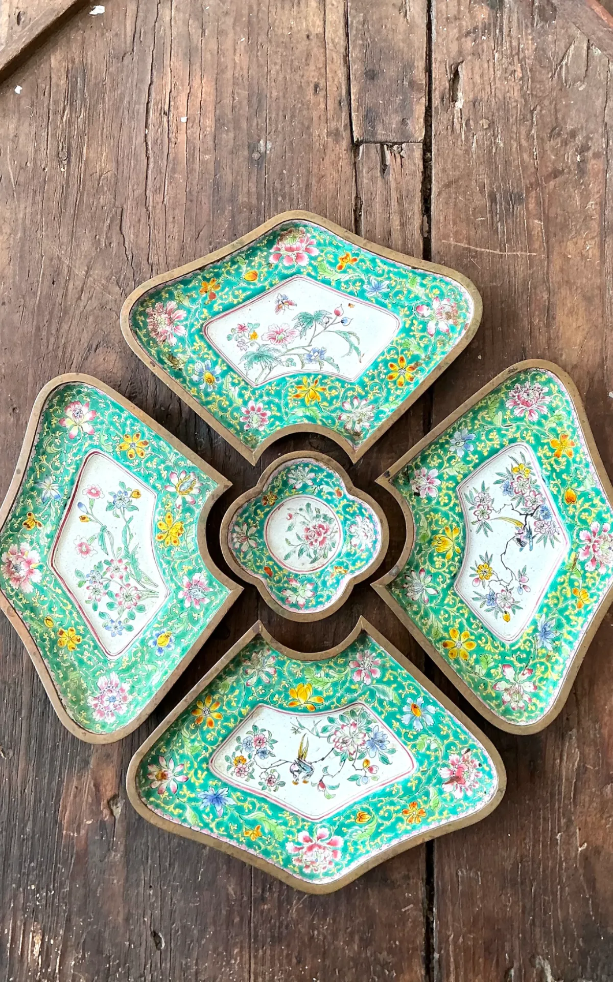 Vintage Chinoiserie Hand Painted Floral Metal Tray Set — additional photo 2