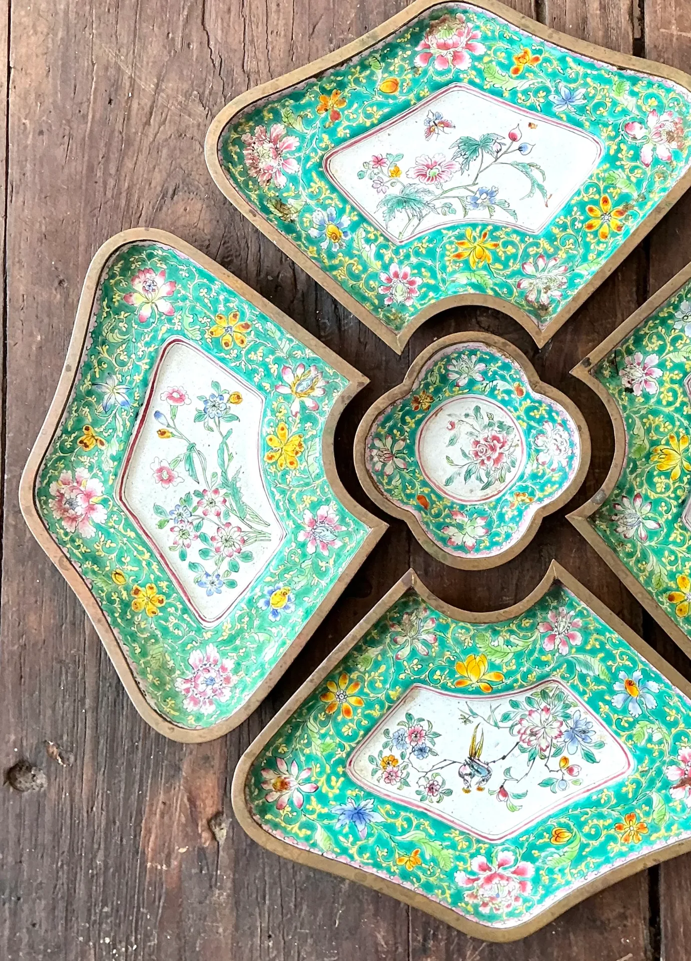 Vintage Chinoiserie Hand Painted Floral Metal Tray Set — additional photo 3