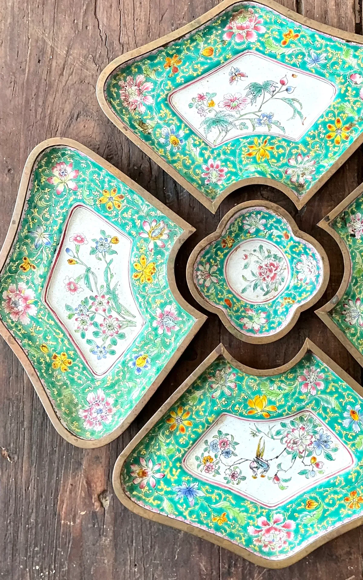 Vintage Chinoiserie Hand Painted Floral Metal Tray Set — additional photo 3