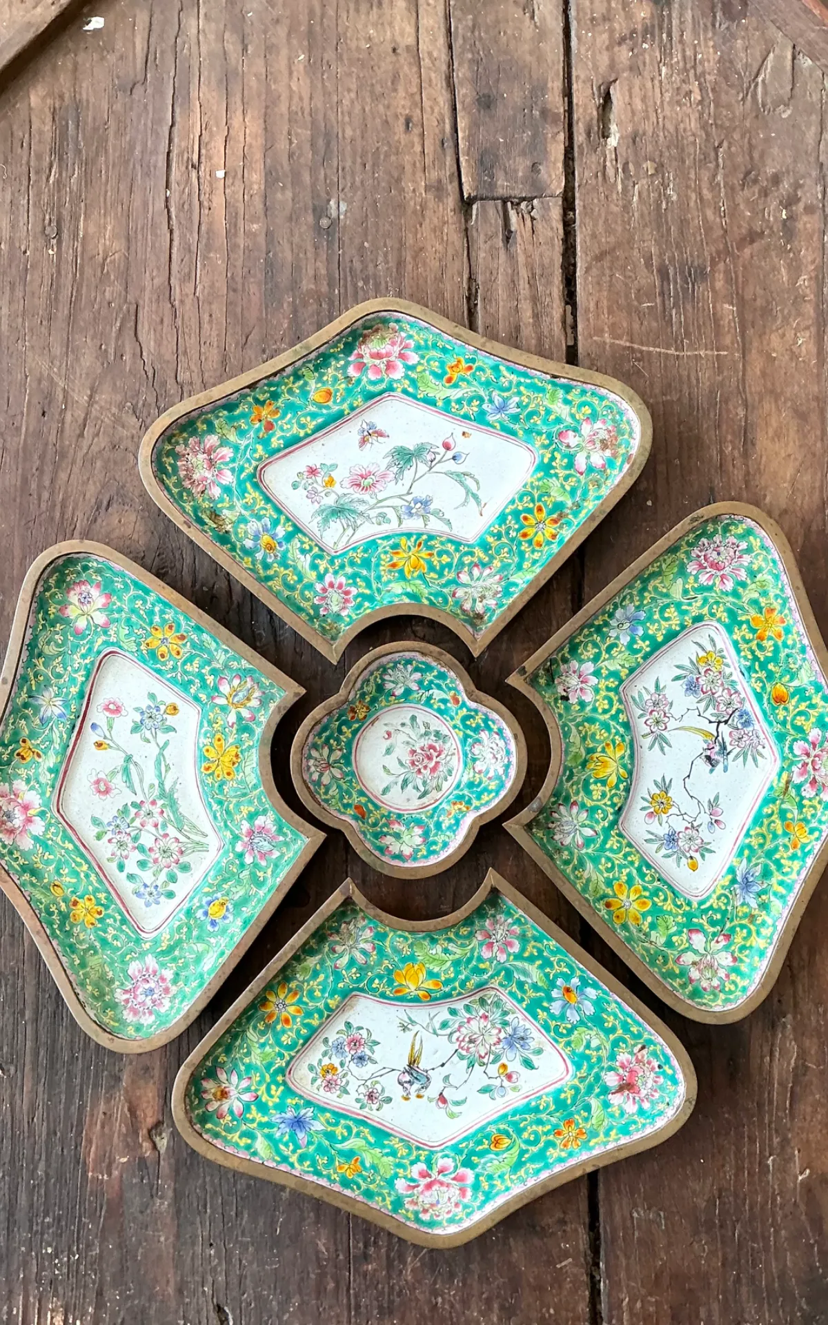 Vintage Chinoiserie Hand Painted Floral Metal Tray Set — additional photo 6