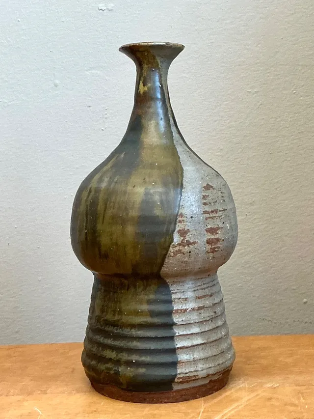 Vintage Two-Tone Glazed Ceramic Vase — additional photo 4