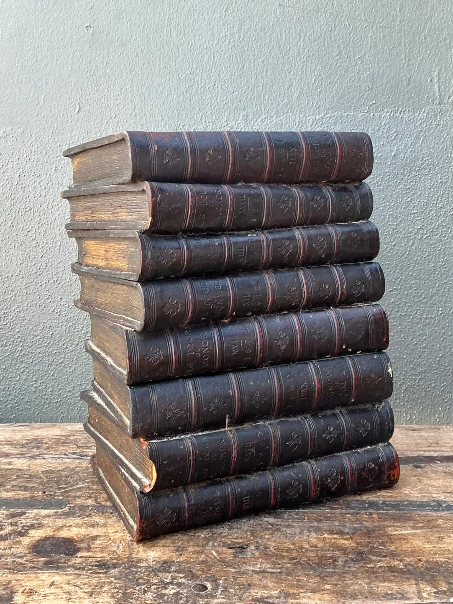 Vintage Resin and Paint Faux Book Stack Drinks Table — additional photo 8