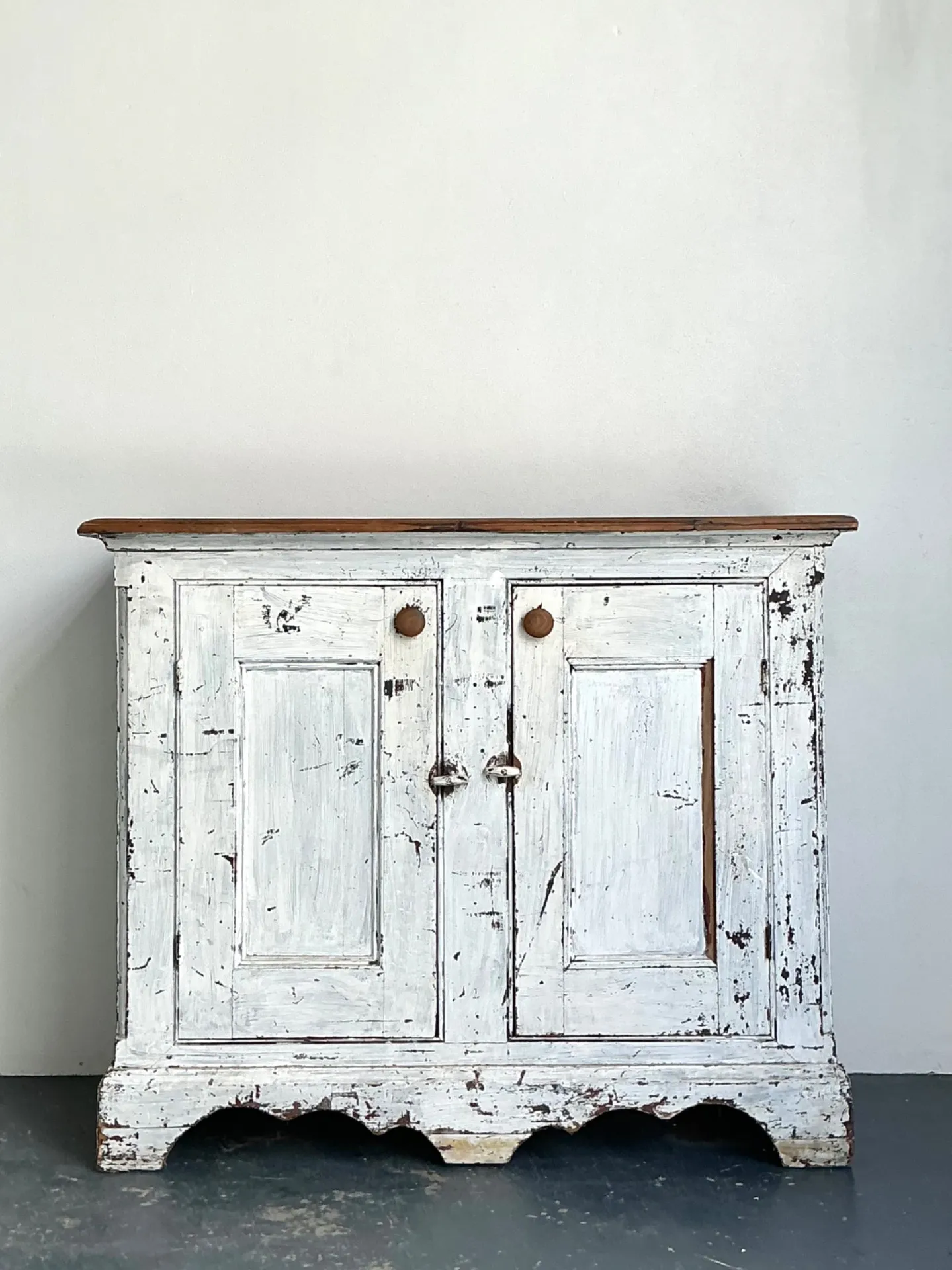 Antique White Distressed Wooden Primitive Sideboard — additional photo 2