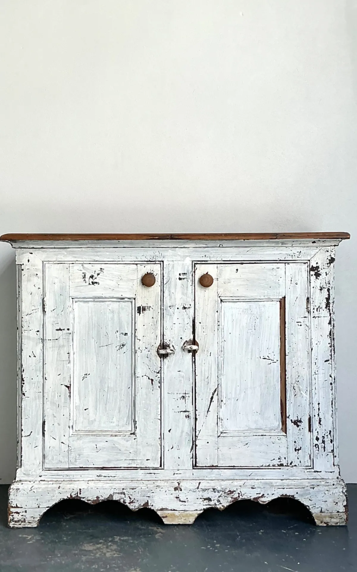 Antique White Distressed Wooden Primitive Sideboard — additional photo 2