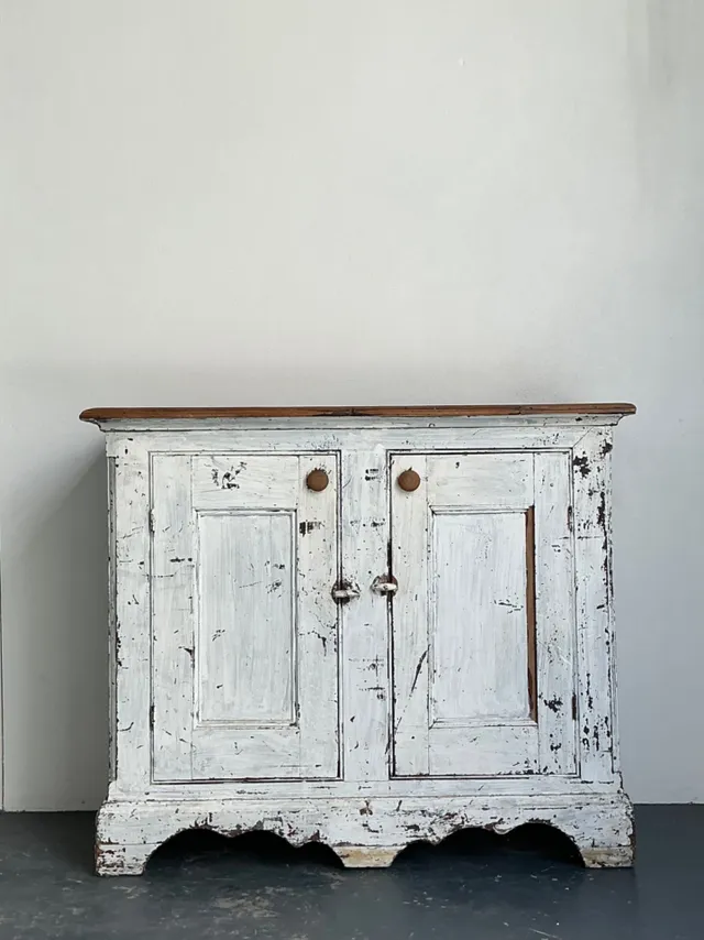 Antique White Distressed Wooden Primitive Sideboard — additional photo 4
