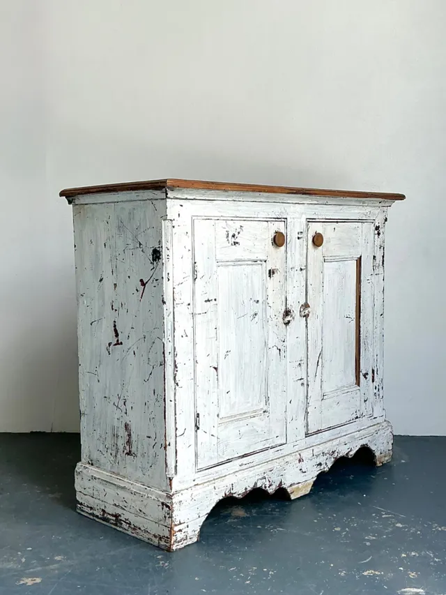 Antique White Distressed Wooden Primitive Sideboard — additional photo 6