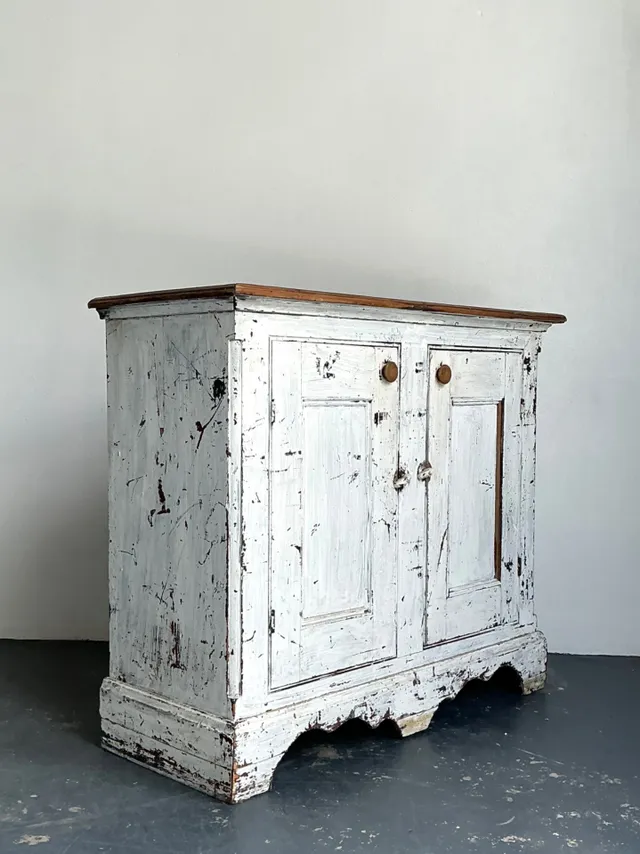 Antique White Distressed Wooden Primitive Sideboard — additional photo 3