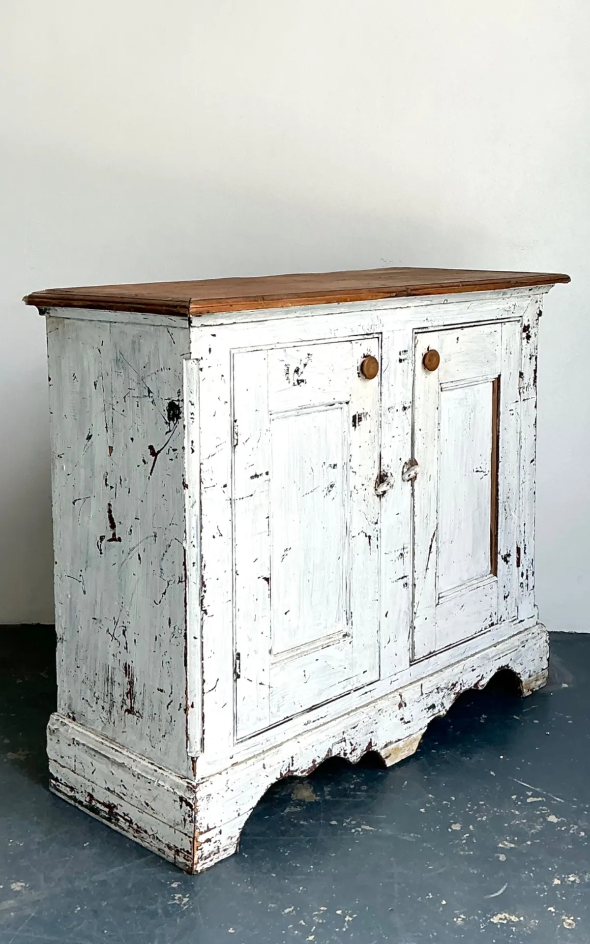 Antique White Distressed Wooden Primitive Sideboard — additional photo 5