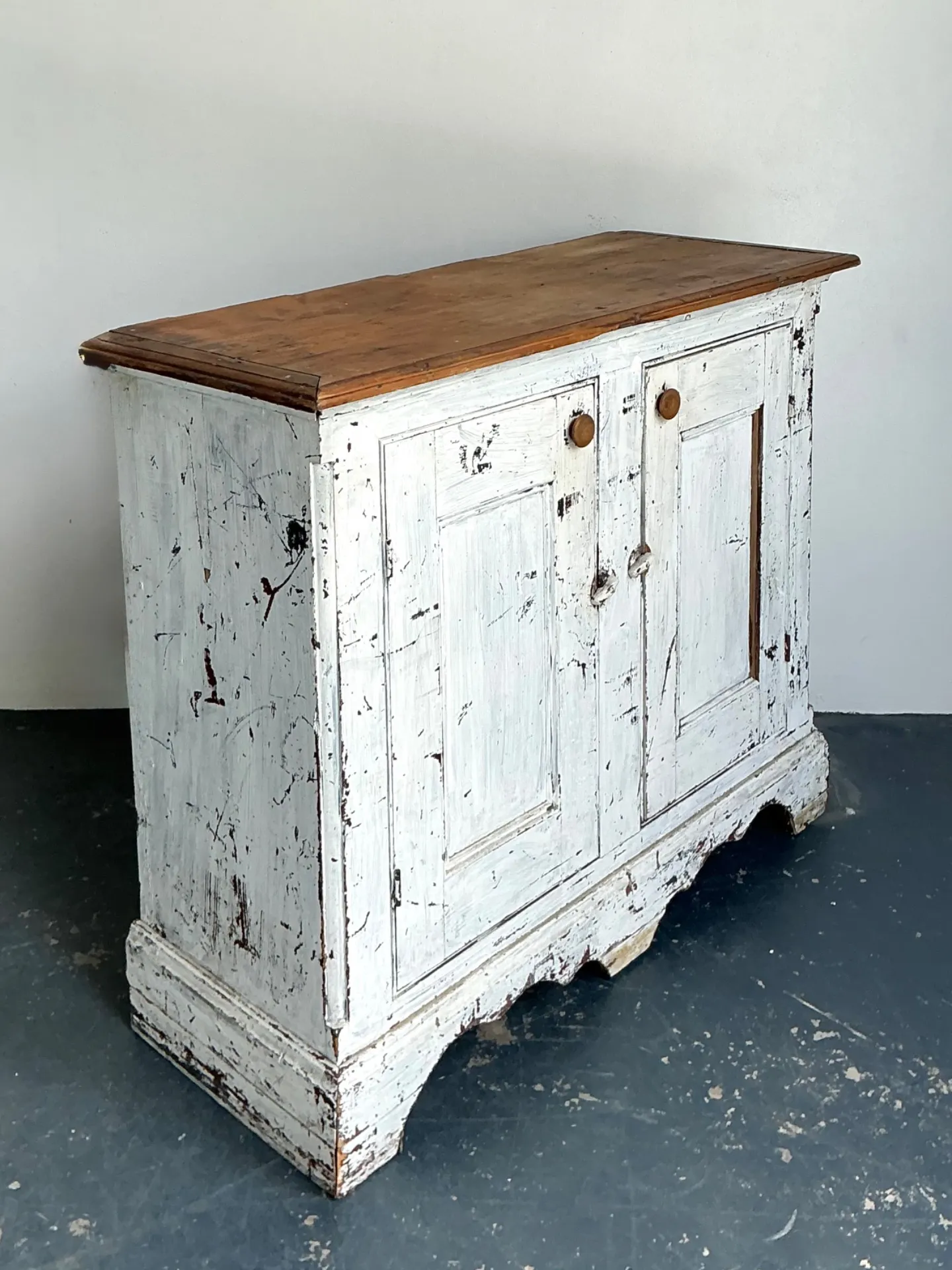 Antique White Distressed Wooden Primitive Sideboard — additional photo 7