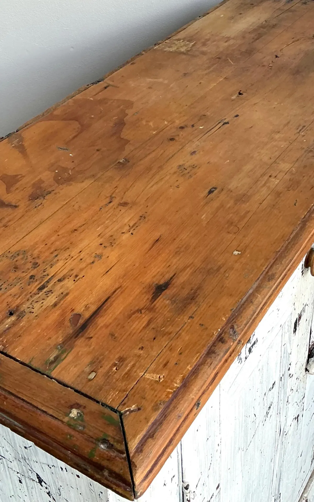 Antique White Distressed Wooden Primitive Sideboard — additional photo 8
