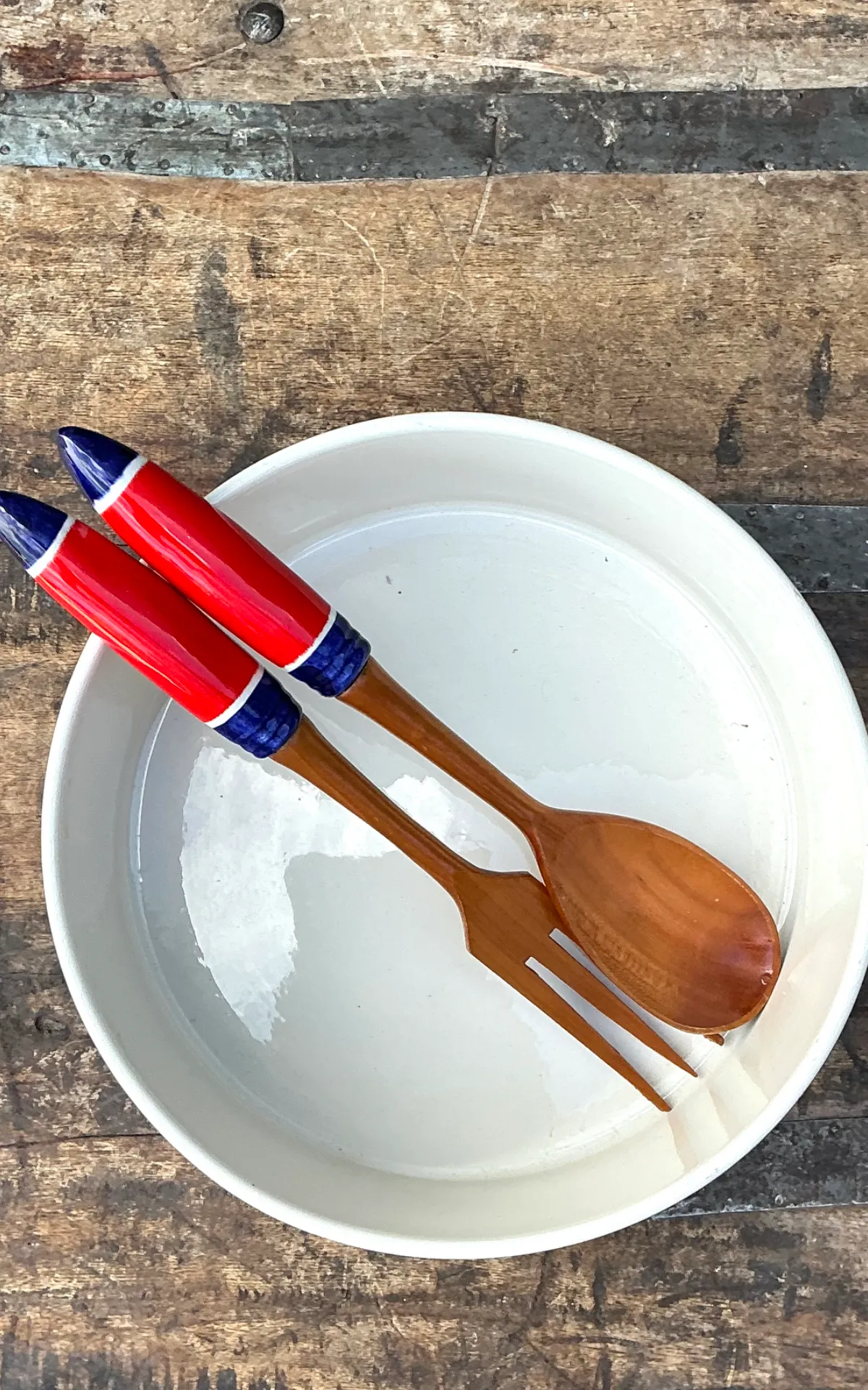 Vintage Italian Striped Ceramic Salad Bowl and Utensils — additional photo 6