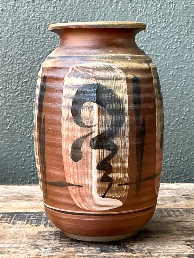 Vintage Handcrafted Ceramic Vase with Abstract Motif — additional photo 4