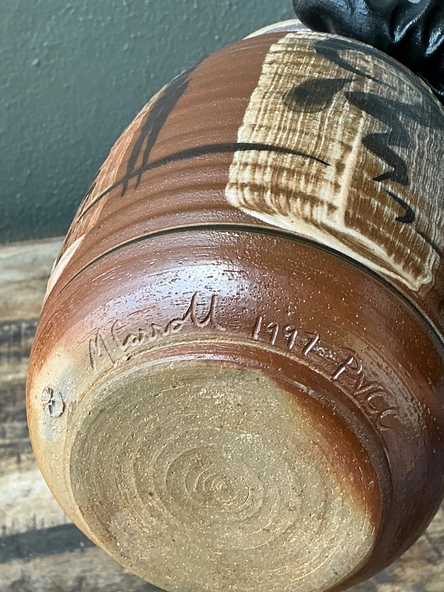 Vintage Handcrafted Ceramic Vase with Abstract Motif — additional photo 7