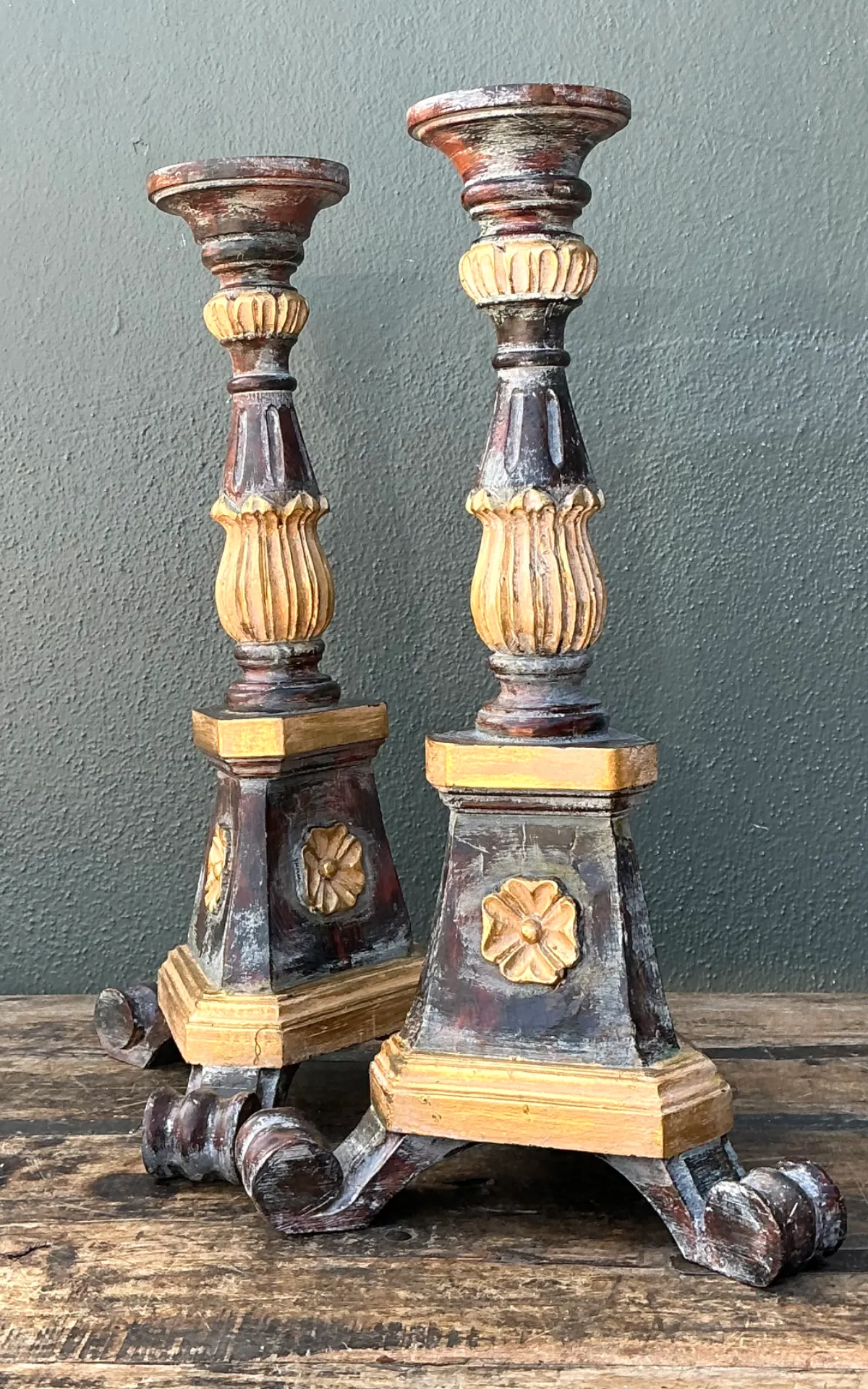 Vintage Italian Carved Wood Prickets - A Pair — additional photo 3