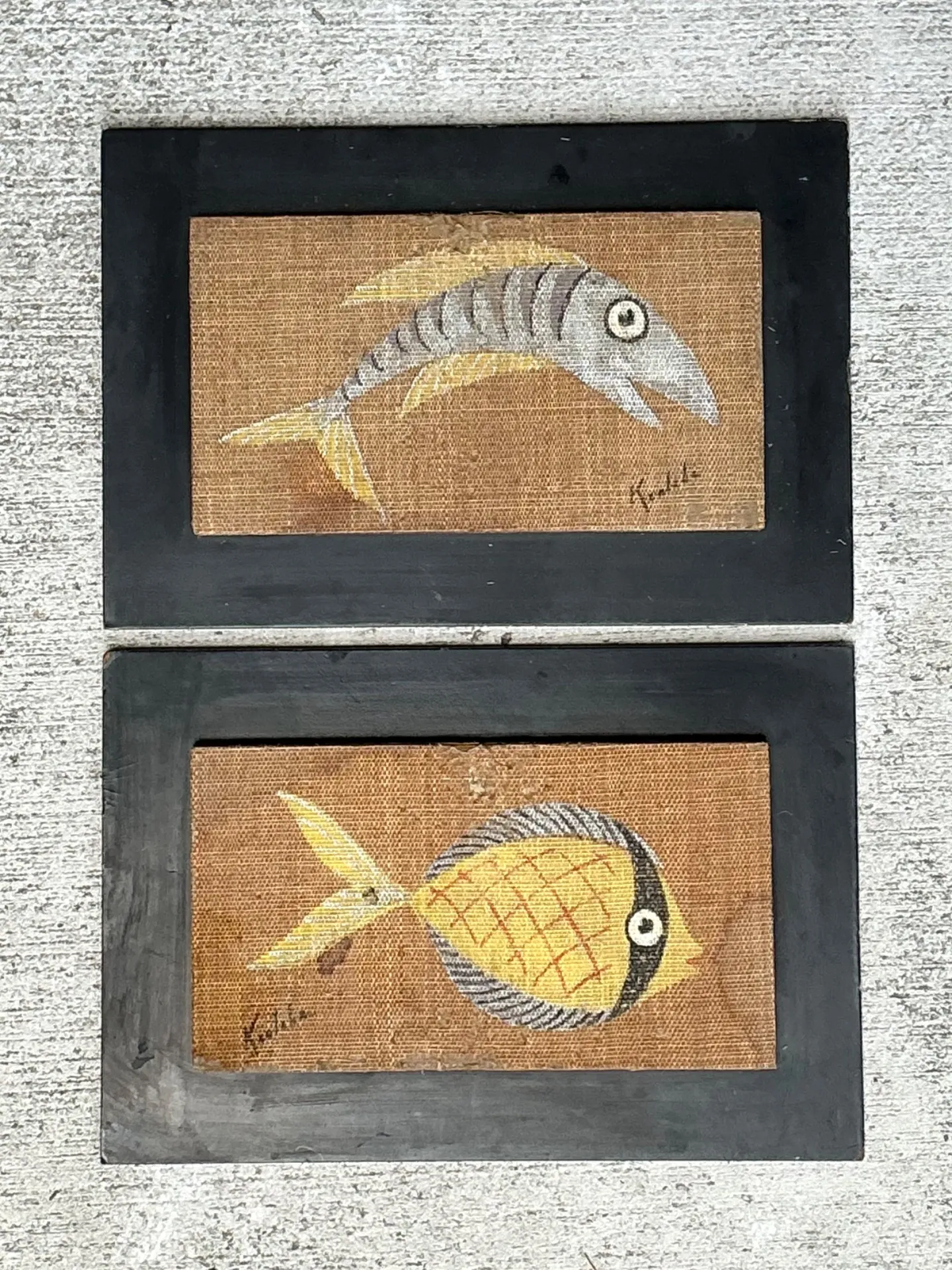 Vintage MCM Fish Motif Paintings on Burlap - Pair — additional photo 4